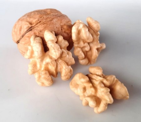 Nuez en cascara, Mariposa, cuarto o cuartillo, en saco, caja de 10 KG, 1 Kg y 1/2 Kg